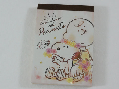 Cute Kawaii Snoopy Sweet Flowers Mini Notepad / Memo Pad - Stationery Design Writing Collection