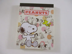 Cute Kawaii Peanuts Snoopy Mini Notepad / Memo Pad Kamio - R Friends Wallpaper - Stationery Designer Paper Collection