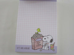 Cute Kawaii Peanuts Snoopy 4 x 6 Inch Notepad / Memo Pad - Stationery Designer Paper Collection